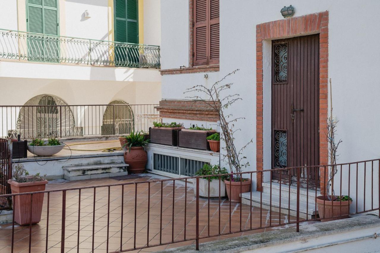 Be Your Home - Appartamento 4 Camere Sul Mare Scesa Al Mare Privata Santa Marinella Exterior foto