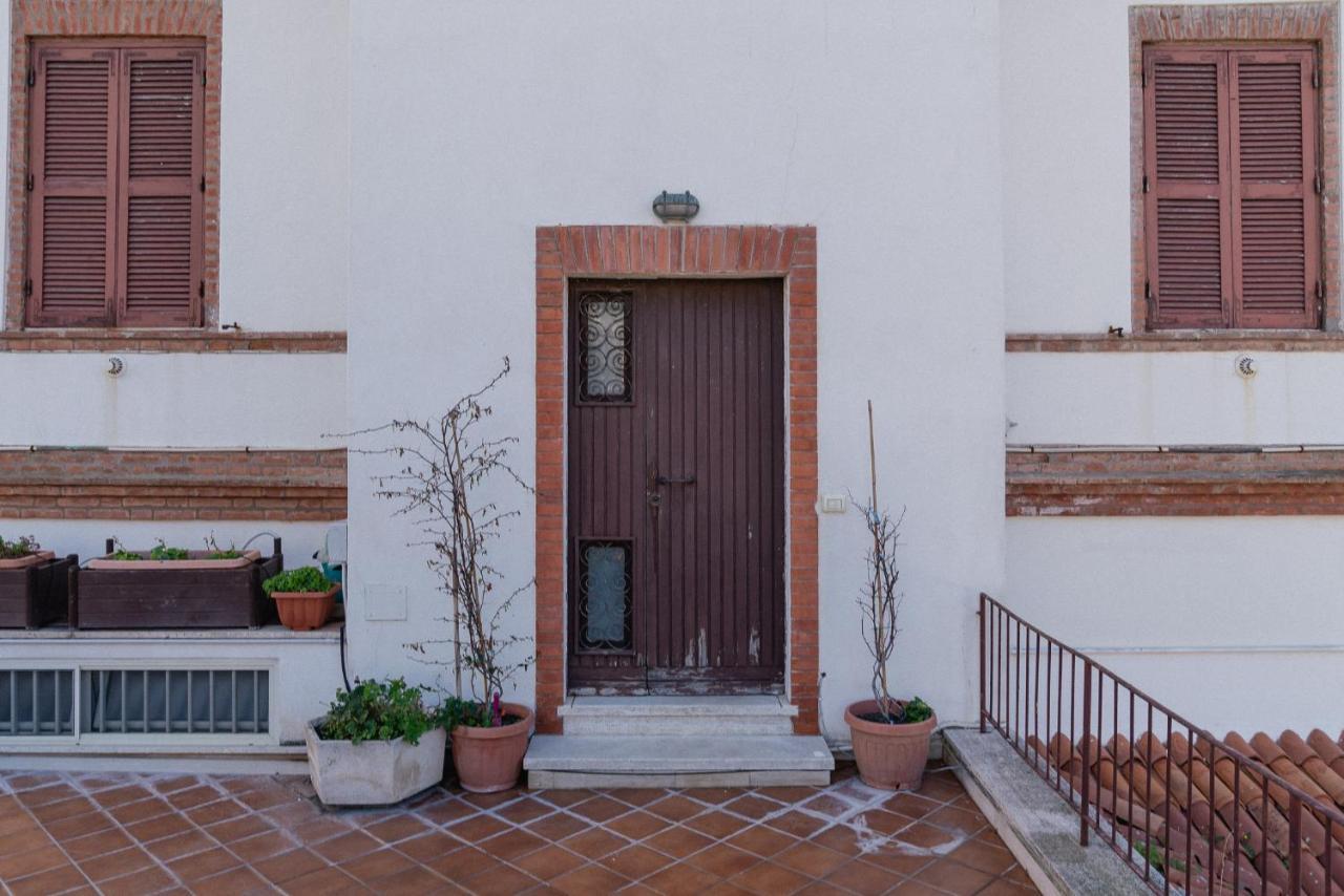 Be Your Home - Appartamento 4 Camere Sul Mare Scesa Al Mare Privata Santa Marinella Exterior foto