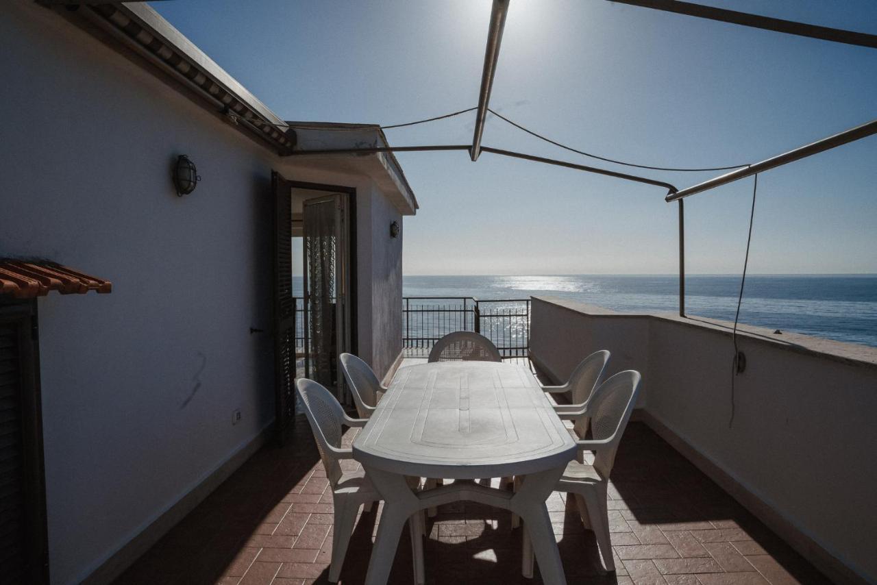 Be Your Home - Appartamento 4 Camere Sul Mare Scesa Al Mare Privata Santa Marinella Exterior foto